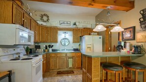 Unclassified image, 3 of 30, button - Carp's Cabin: 2 Bedroom Farmhouse Bungalow (Logan)
