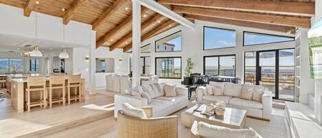 Smart TV, fireplace, table football, ping pong