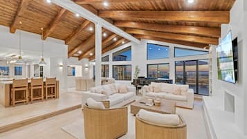 Smart TV, fireplace, table football, ping pong