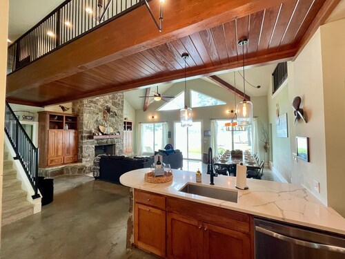 The Point on Cedar Creek Lake! Huge Lakefront! Panoramic Water Views! Spacious!