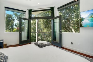 4 室のベッドルーム、デスク、アイロン / アイロン台、WiFi