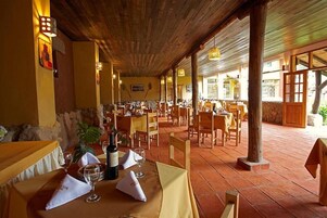 Free daily English breakfast