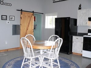 Dining - Country setting near Custer, Wi-Fi, AC, pet friendly. No cleaning fee. (Custer)