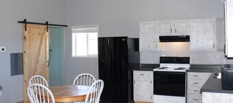 Country setting, minutes from Custer. Paved road. No Cleaning Fees. UNIT 2