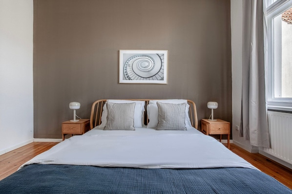 2 habitaciones, tabla de planchar con plancha, wifi y ropa de cama 