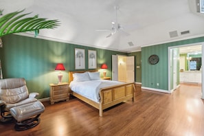 7 bedrooms, iron/ironing board, WiFi, bed sheets
