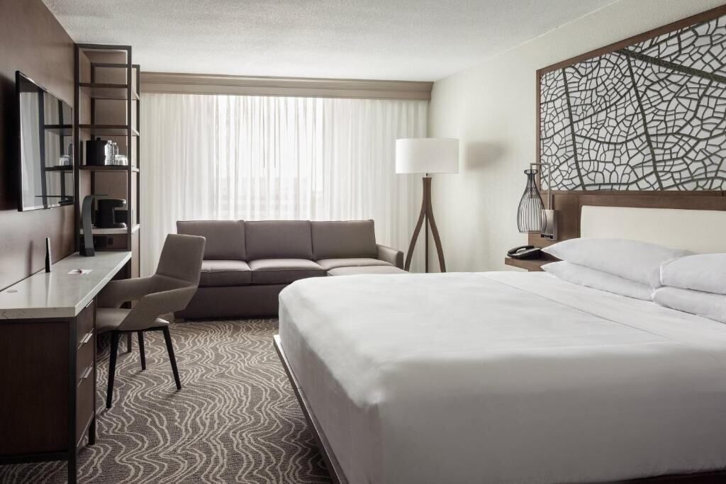 Guest King Room Near Hertz Car Rental ORL