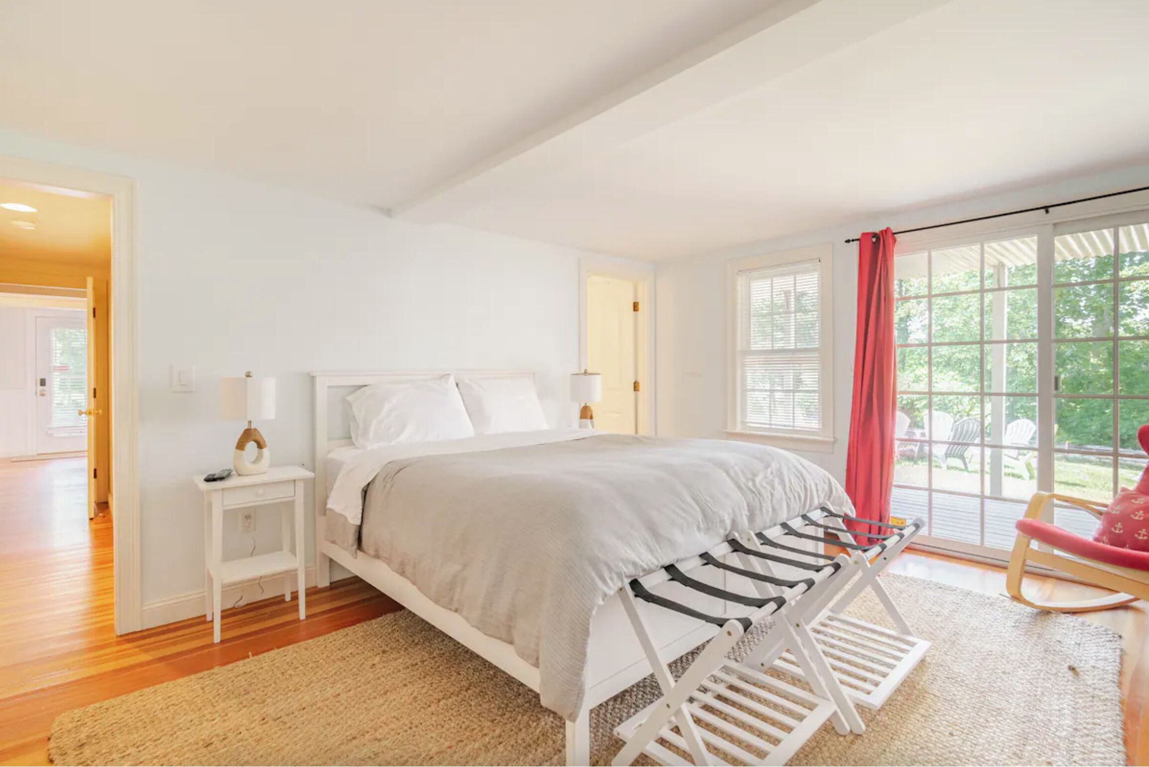 9 chambres, fer et planche à repasser, Wi-Fi, draps fournis