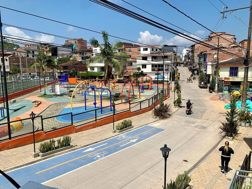 Encantadora Casa en el Corazón de Guatapé, Perfecta Para Familias y Grupos!