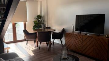 Loft (E1 Sencillo) | Dining room