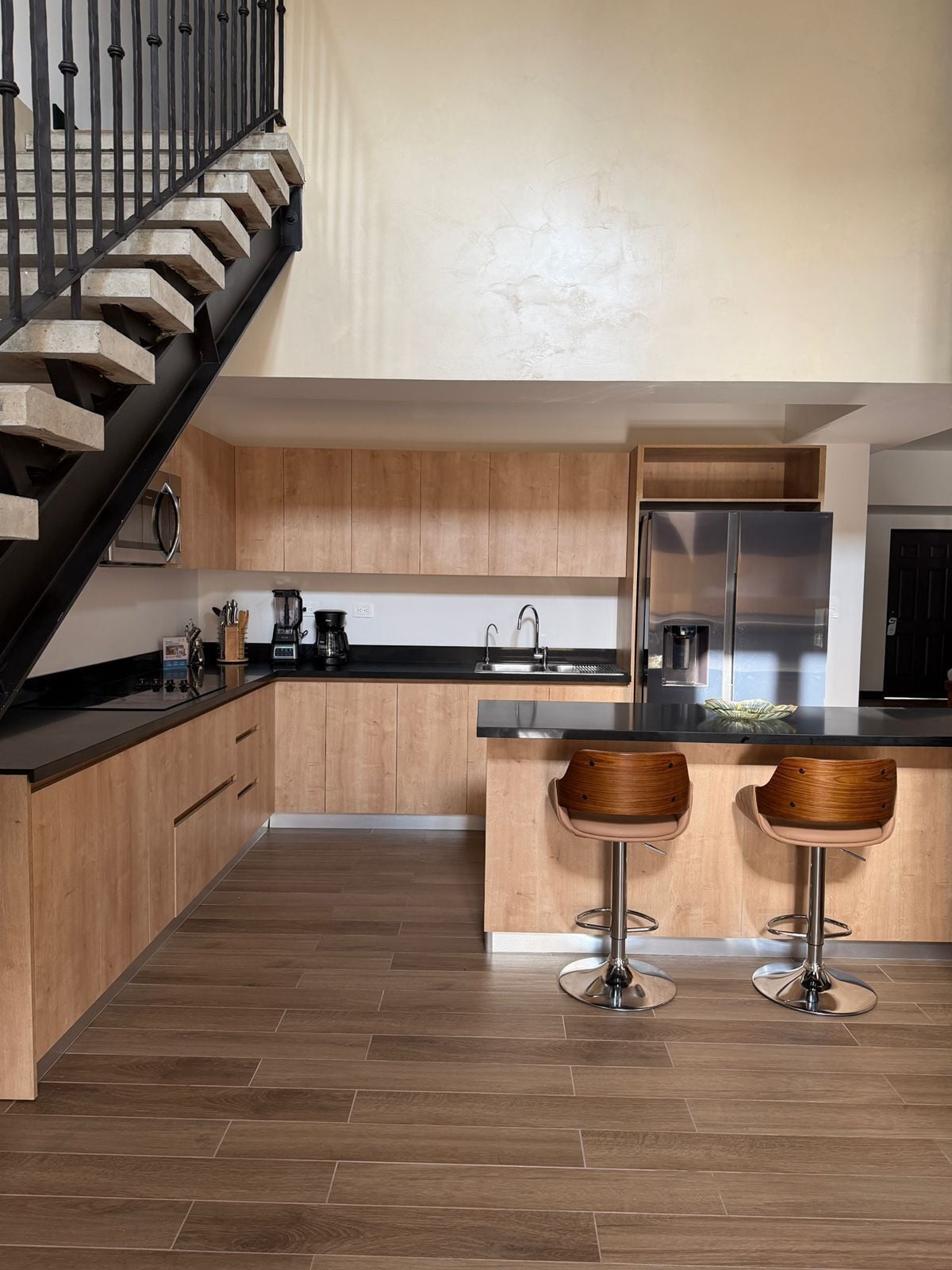 Loft (E1 Quintuple) | Eigene Küche | Großer Kühlschrank, Mikrowelle, Ofen, Geschirrspüler
