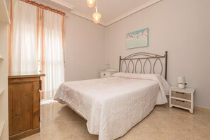 3 soverom, strykejern/-brett, wi-fi (inkludert) og sengetøy