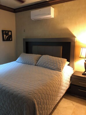 5 chambres, fer et planche à repasser, Wi-Fi, draps fournis