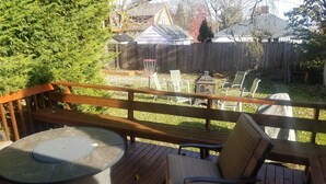 Outdoor dining - Montavilla Manor (Portland)