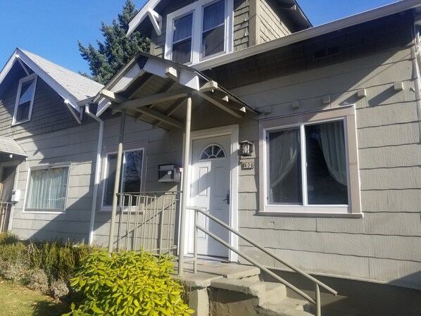 تفاصيل الفندق من الخارج