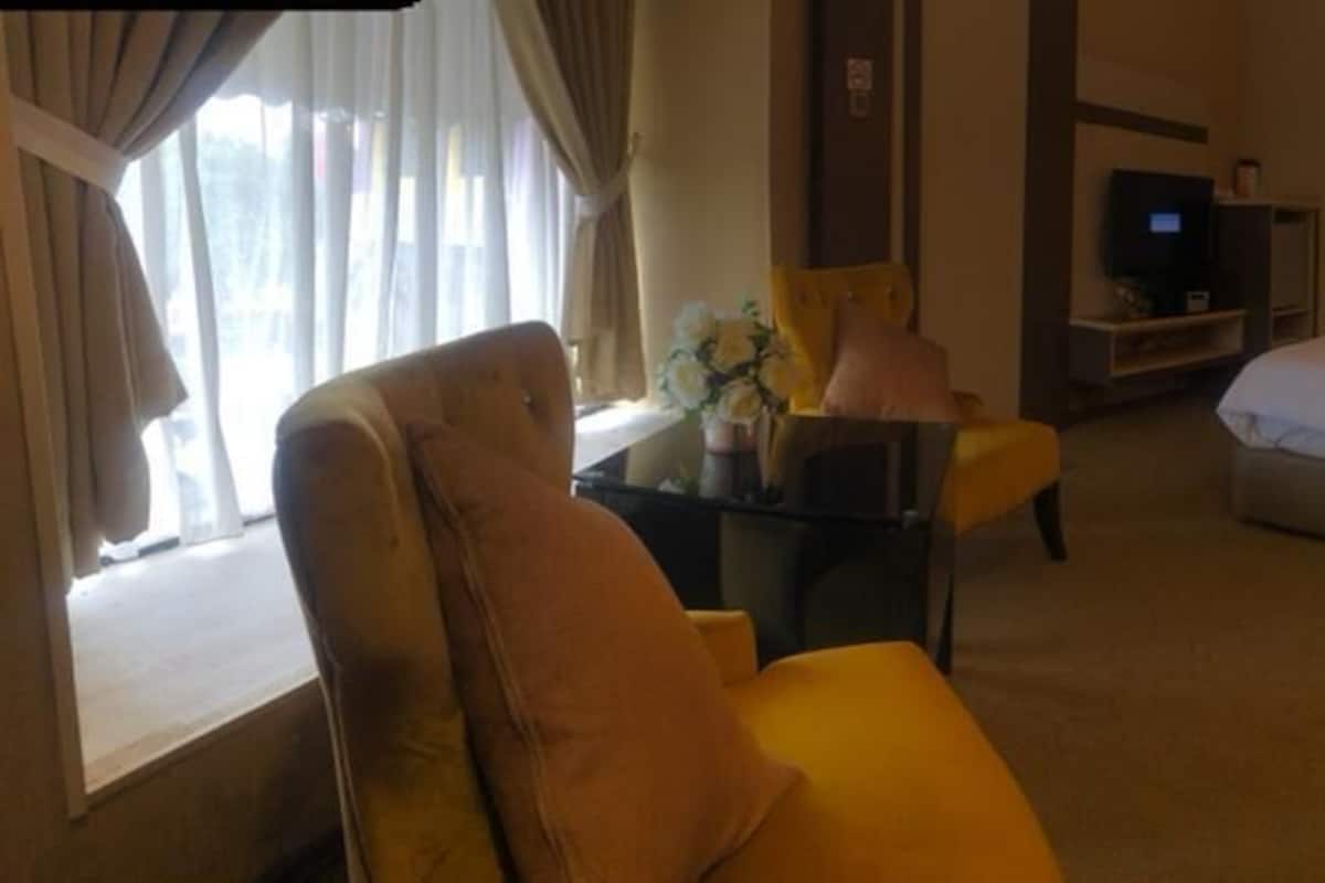 Luxury Room, 1 Katil Raja (King) | 1 bilik tidur, peti besi dalam bilik, seterika/papan seterika