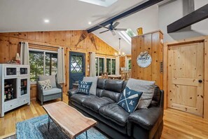 TV, fireplace, offices