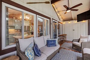 TV, fireplace, offices