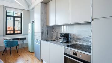 Fridge, microwave, oven, dishwasher