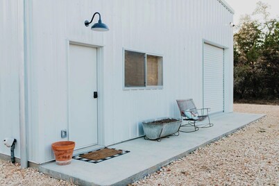 Cozy apartment outside of town - close to ALL of the best the area has to offer