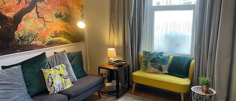 TV, fireplace, stereo