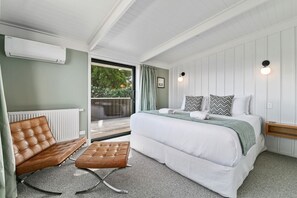 6 bedrooms, iron/ironing board, free WiFi