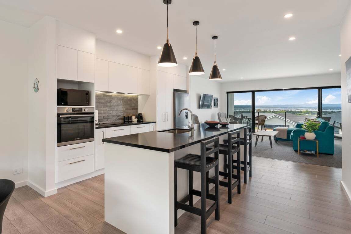 Micro-ondes, four, plaque de cuisson, lave-vaisselle