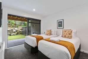 3 bedrooms, iron/ironing board, free WiFi