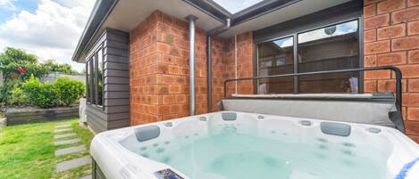 Bain à remous extérieur