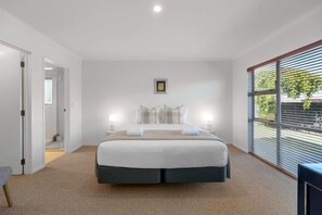 5 chambres, fer et planche à repasser, Wi-Fi gratuit