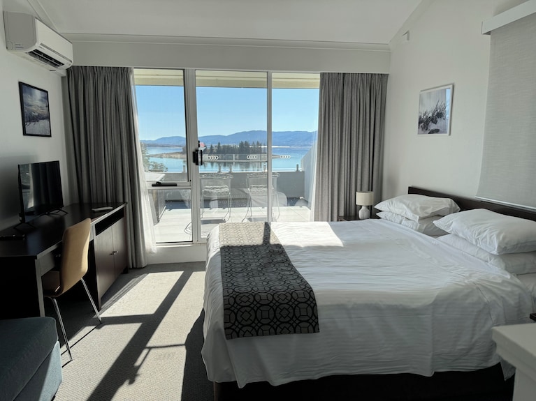 Horizons Resort 424 Lake Jindabyne Waterfront Sleep 6, 2 Bedroom, 2 Bathroom - Jindabyne
