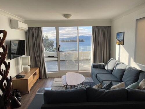 Horizons 424 Lake Jindabyne Waterfront Apartment
Sleep 6, 2 bedroom, 2 bathroom