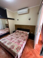 Comfort Chalet, Microwave | 2 bedrooms, in-room safe, blackout drapes, soundproofing