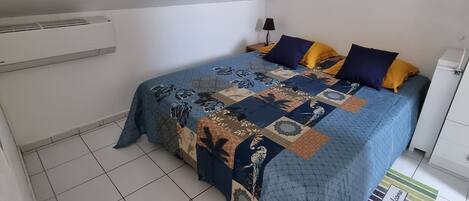 1 chambre, fer et planche à repasser, Wi-Fi, draps fournis