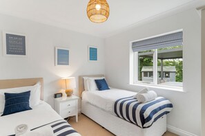 3 slaapkamers, een strijkplank/strijkijzer, wifi, beddengoed