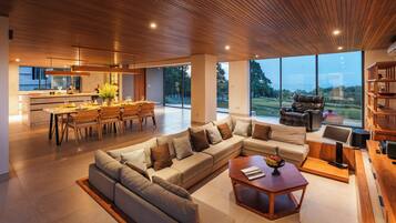 Smart TV 85 pulgadas con canales de televisión por cable