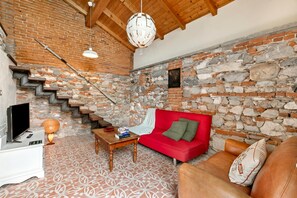Living area - La Maison Du Lac 50 meters from lake, Monvalle, Italy (Monvalle)