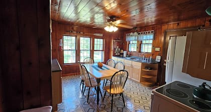 Charming Cabin with screened in porch