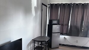 واي فاي مجانًا وملاءات أسرّة