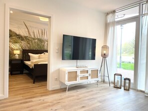 Unclassified image, 5 of 20, button