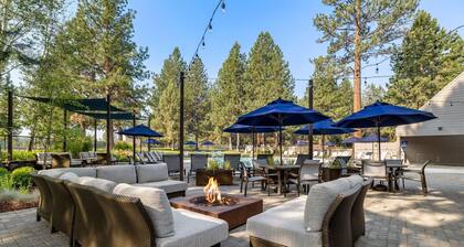 Mt Bachelor Village Resort w pool and hot tub, remodeled