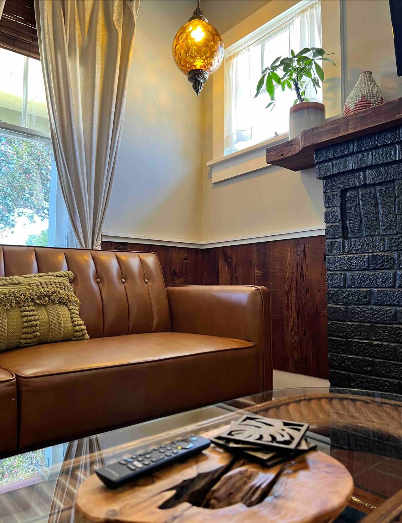 Acadian home downtown walk to UL, festival & parade private parking & yard
