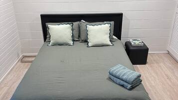 4 habitaciones, tabla de planchar con plancha y wifi gratis