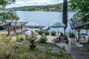 Terrace/patio - Waterfront Home | Private Dock | Dog Friendly | Canoe | Kayaks | Swim -Tennis - Golf (Waleska)