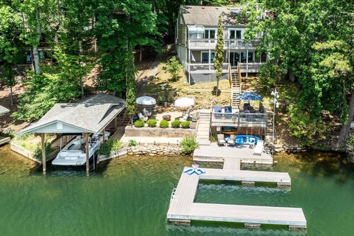 Waterfront Home | Private Dock | Dog Friendly | Canoe | Kayaks | Swim -Tennis - Golf