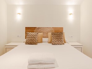 2 bedrooms, iron/ironing board, Internet, bed sheets - Duplex Sevilla dreams (Sevilla)