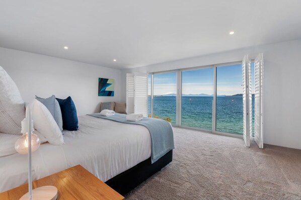 5 bedrooms, iron/ironing board, free WiFi