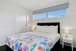 3 bedrooms, iron/ironing board, free WiFi - Timeout @ Taupo Modern Home (Taupo)
