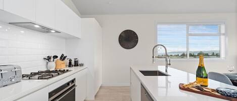 微波炉、烤箱、炉灶、洗碗机