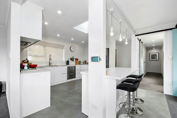 Microwave, oven, stovetop, dishwasher